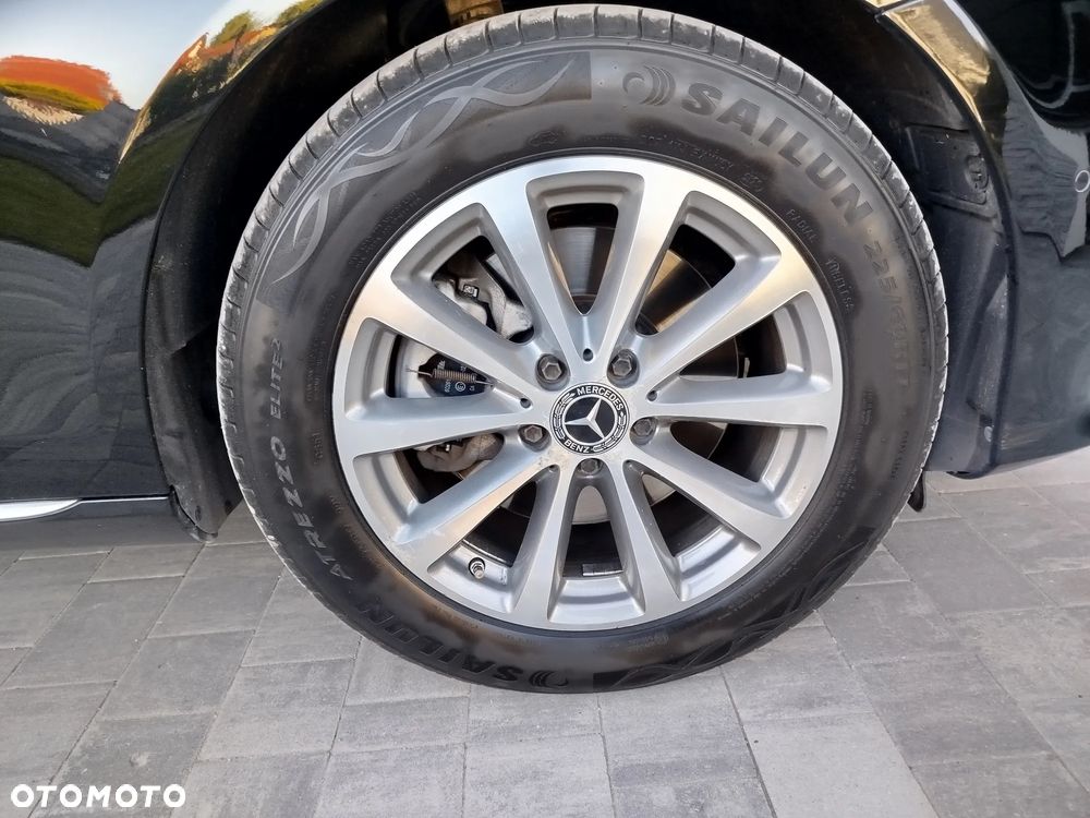 Mercedes-Benz Klasa E 220 d 4-Matic Business Edition 9G-TRONIC - 23