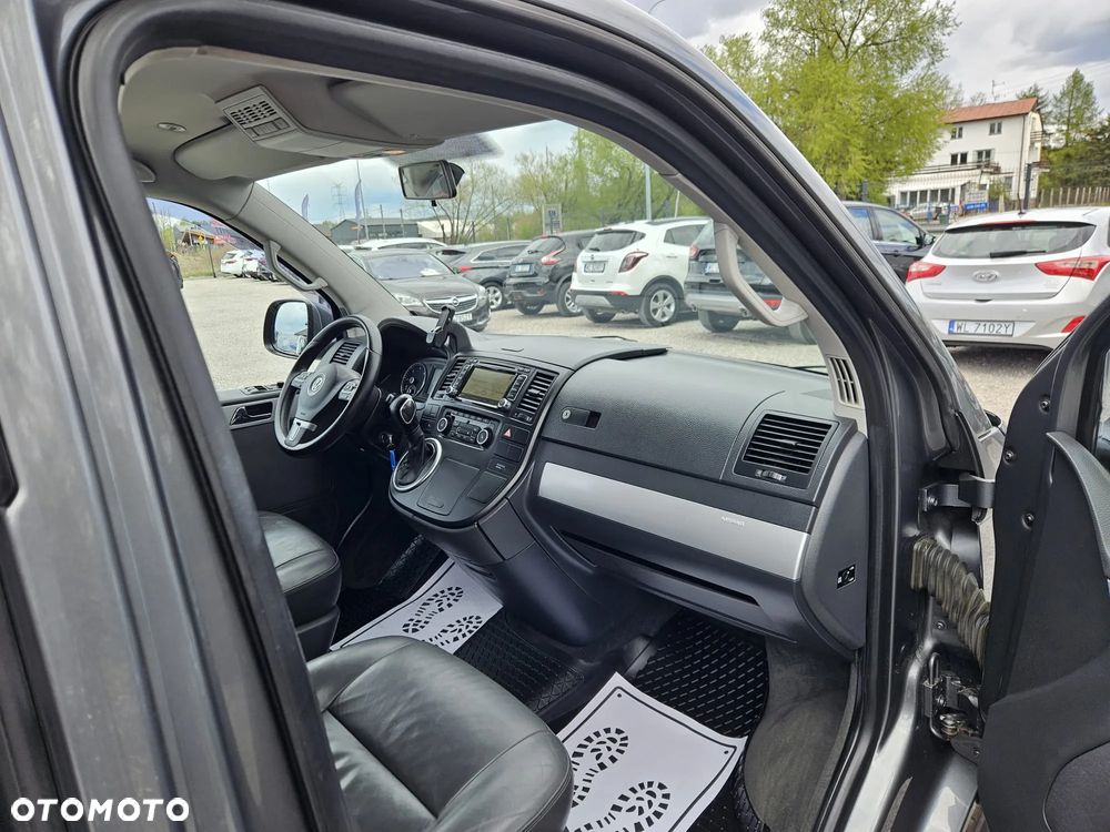 Volkswagen Multivan - 37