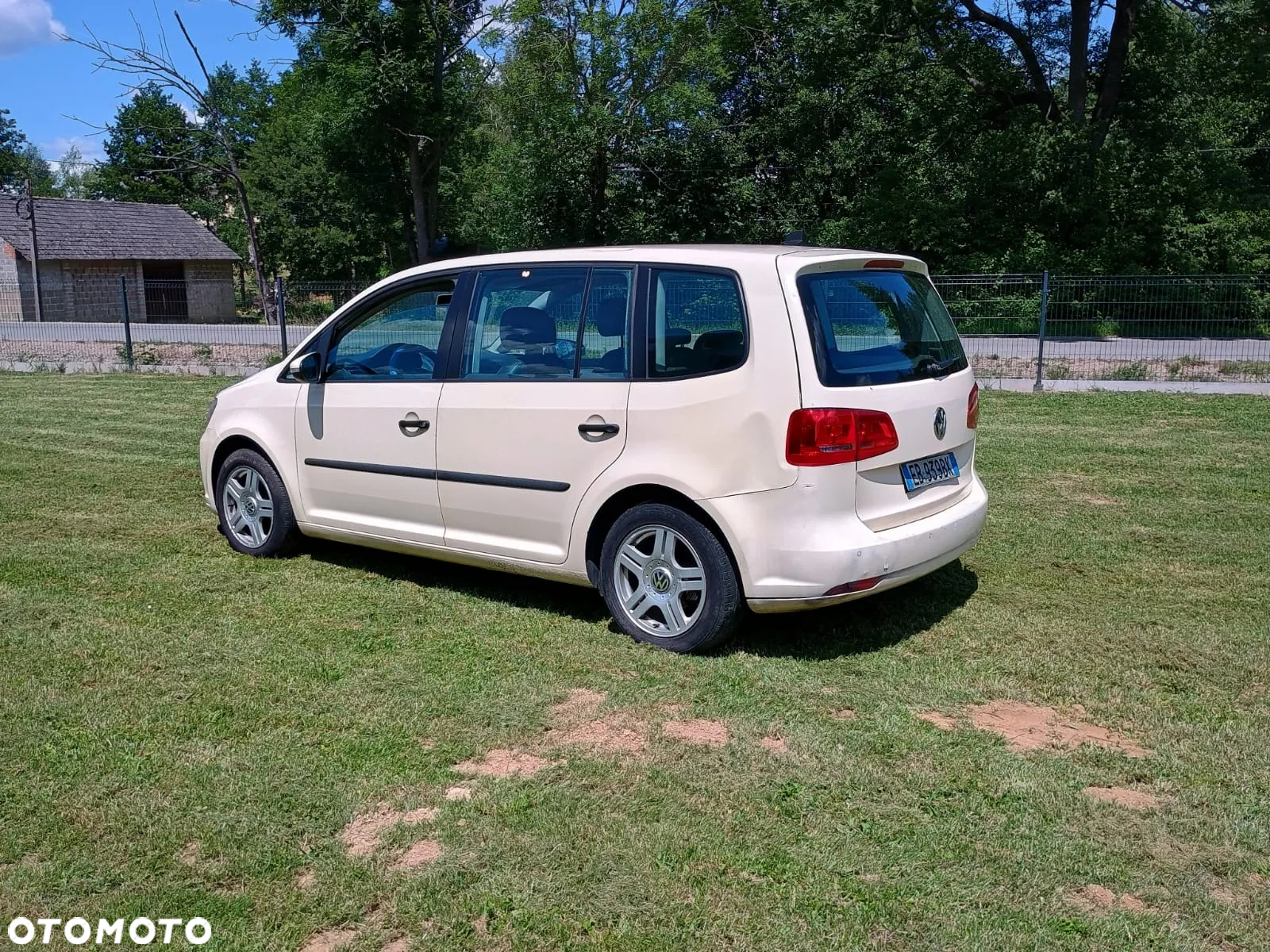 Volkswagen Touran - 3
