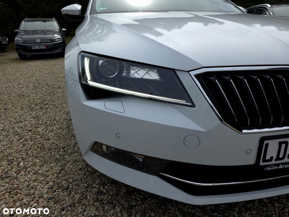 Skoda Superb 2.0 TDI Style DSG - 23