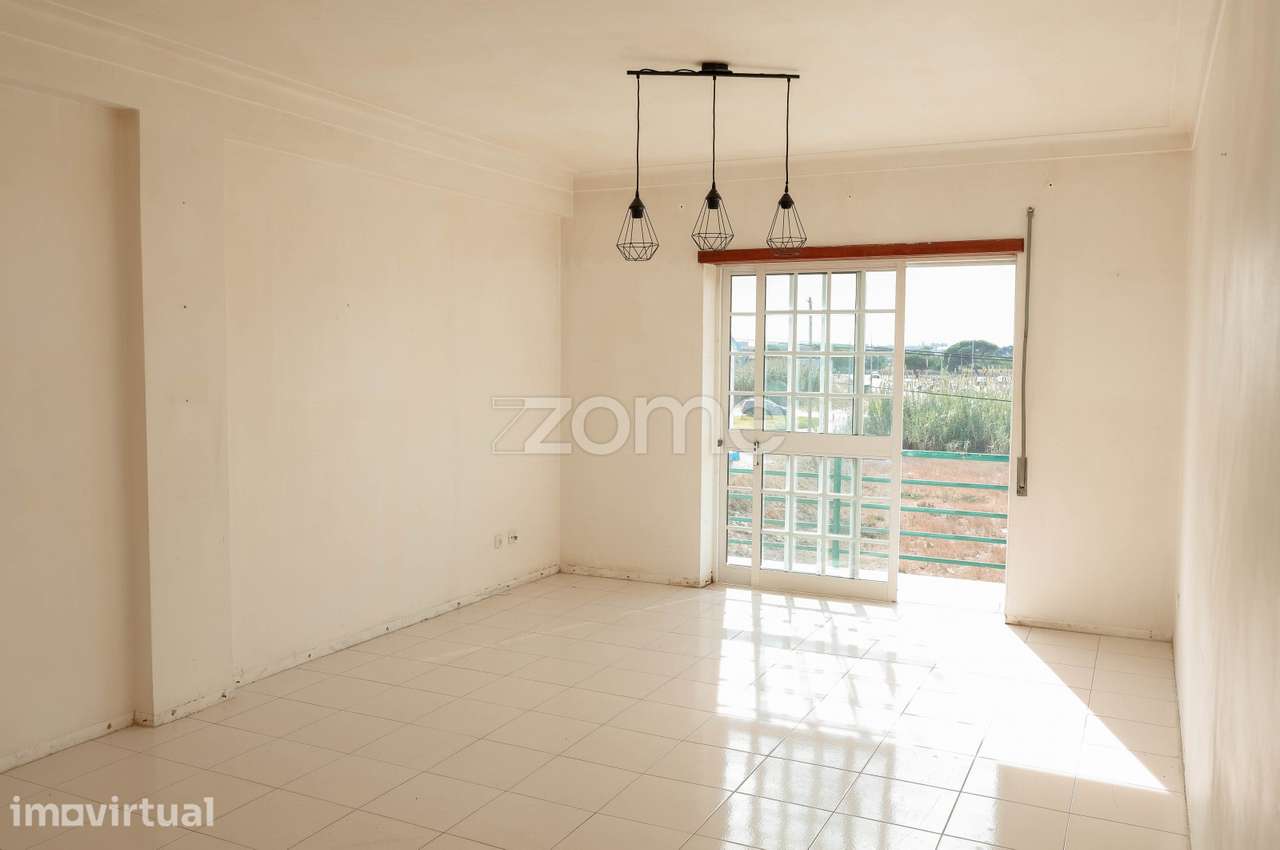 Apartamento T3 para Remodelar em São Pedro, Figueira da Foz