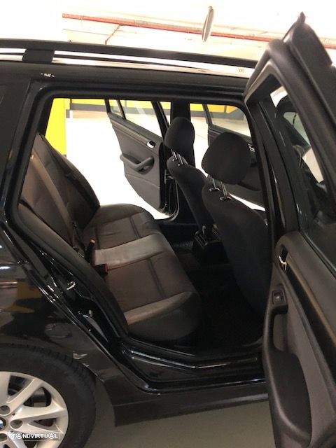 BMW 320 d Touring - 10