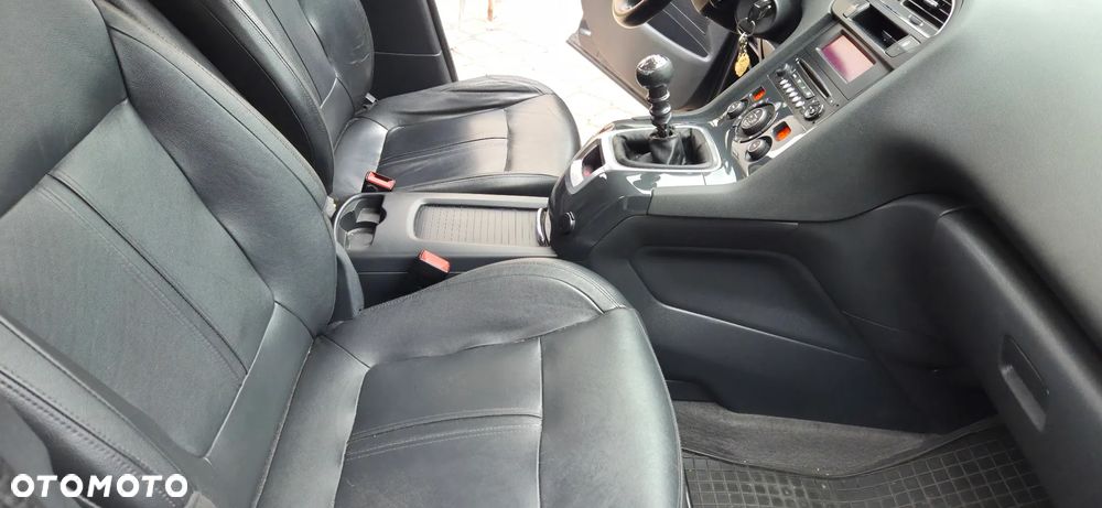 Peugeot 5008 HDI 150 Allure - 13
