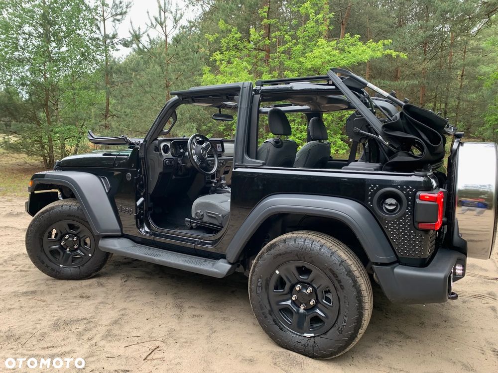 Jeep Wrangler - 11