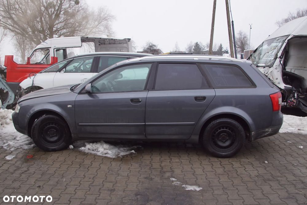 Auto na części - Audi A4 B6 1.9 TDI 130 KM AWX GBQ LX7Z 2002R Silnik Skrzynia Drzwi Maska Klapa Zderzak Błotnik Lusterko Lampa Klamka Szyba Deska Kokpit Sterownik Moduł Czujnik Licznik Panel Kierownica - 3