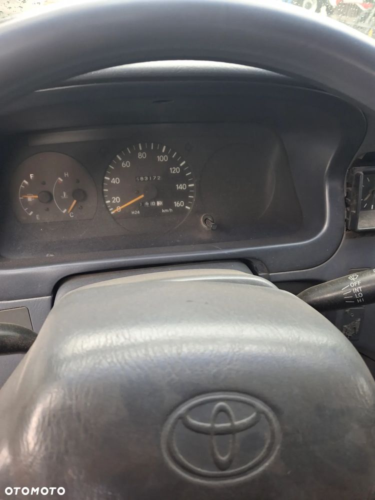 Toyota Hiace - 7