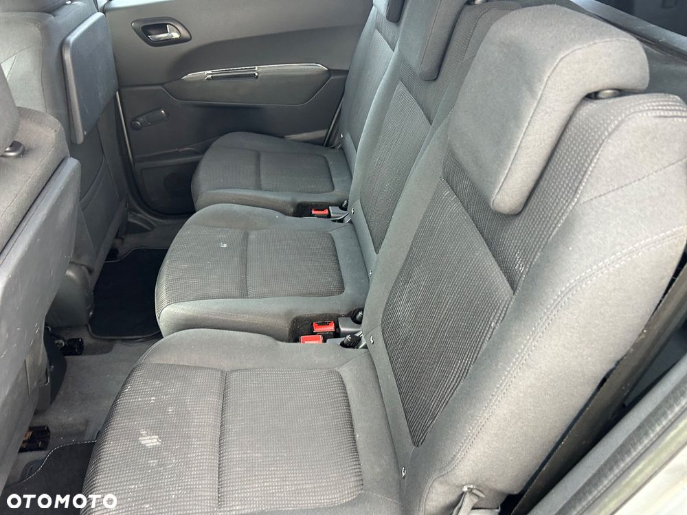 Peugeot 5008 - 8
