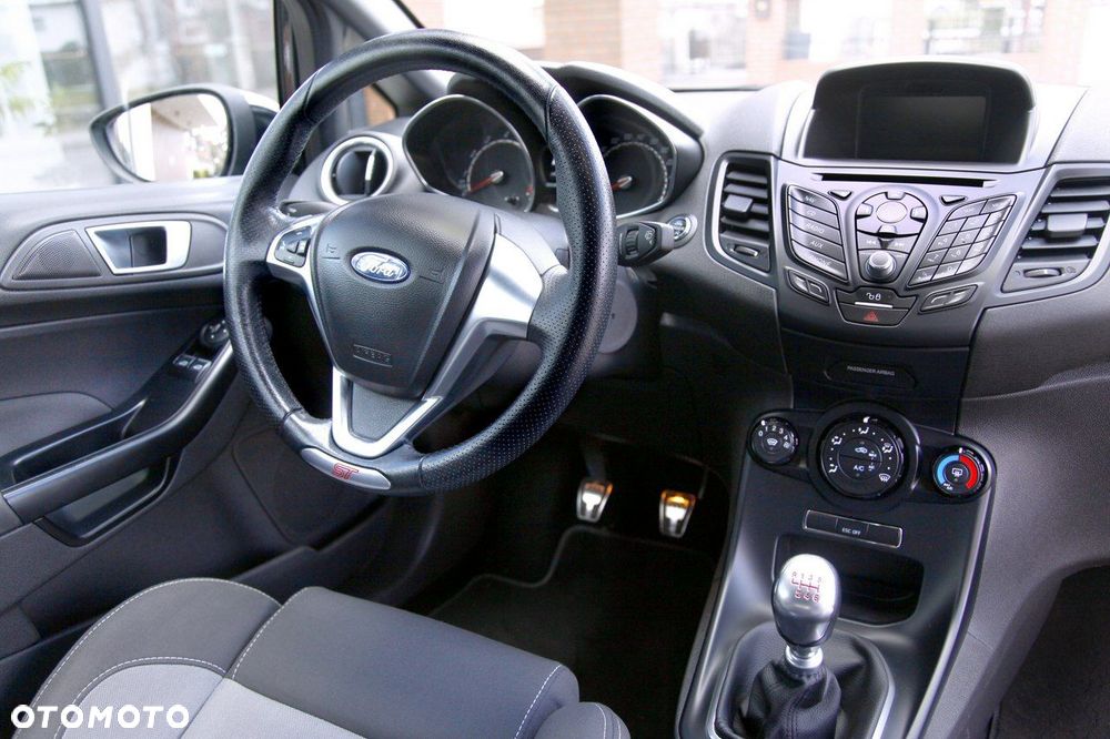 Ford Fiesta ST - 14