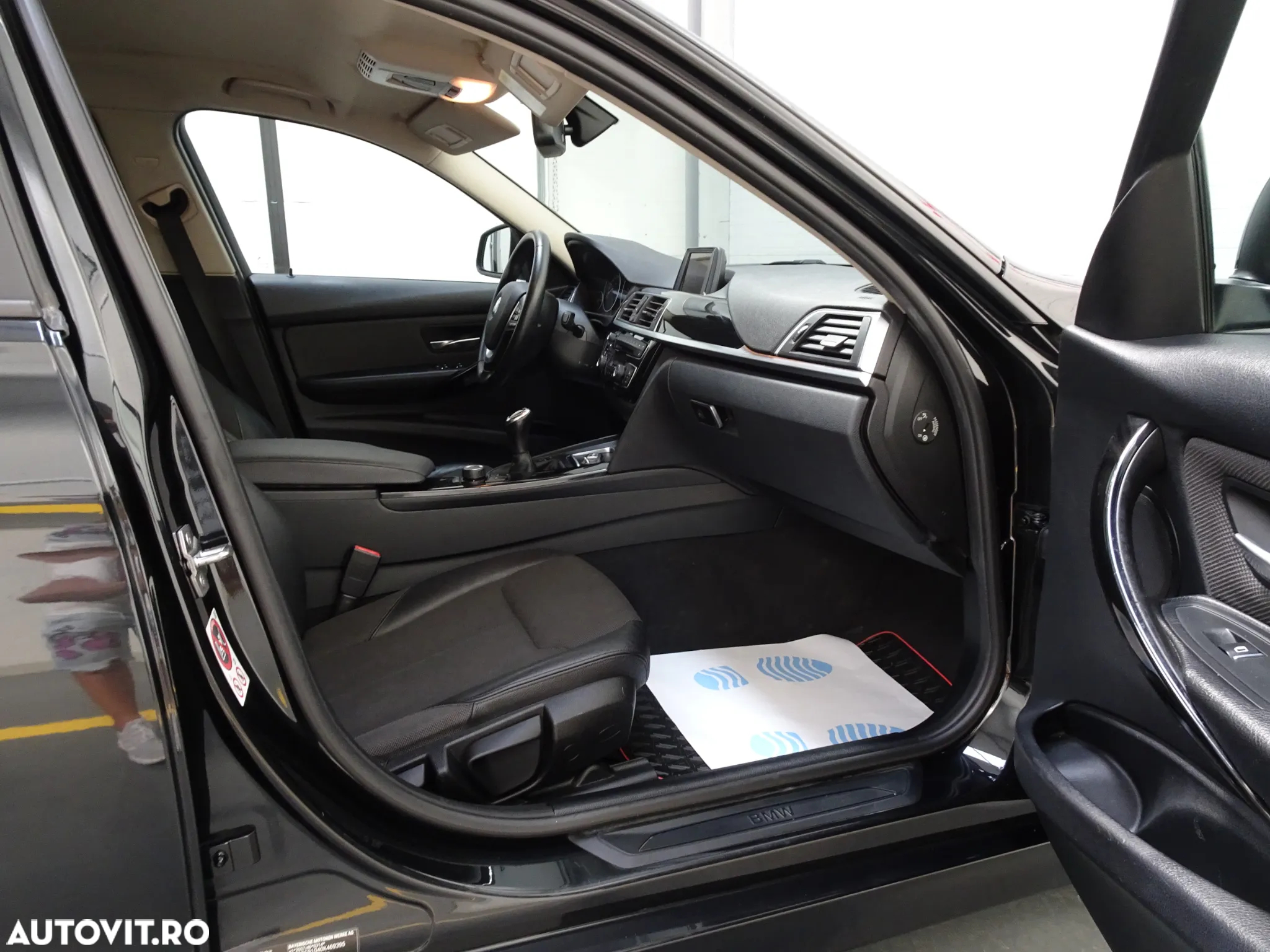 BMW Seria 3 320d xDrive Sport Line - 13