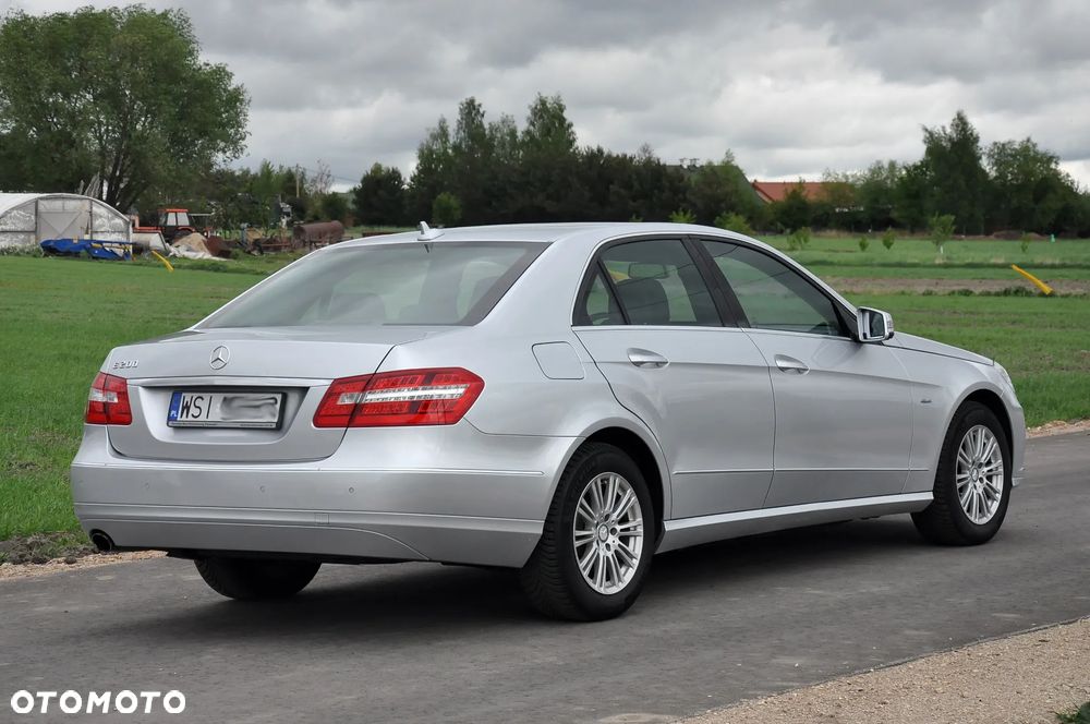 Mercedes-Benz Klasa E 250 CGI BlueEFFICIENCY 7G-TRONIC Elegance - 15