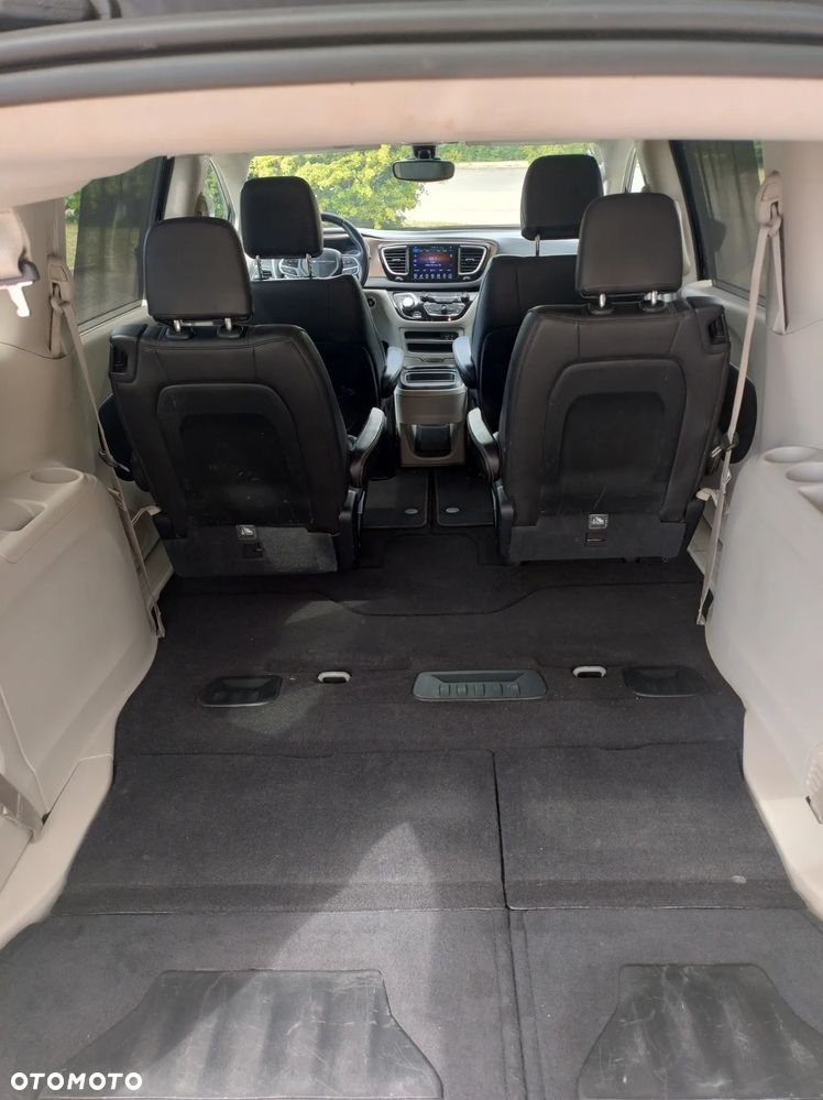 Chrysler Pacifica - 21