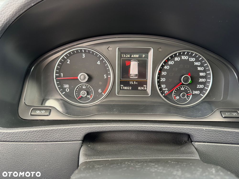 Volkswagen Multivan 2015 photo 5