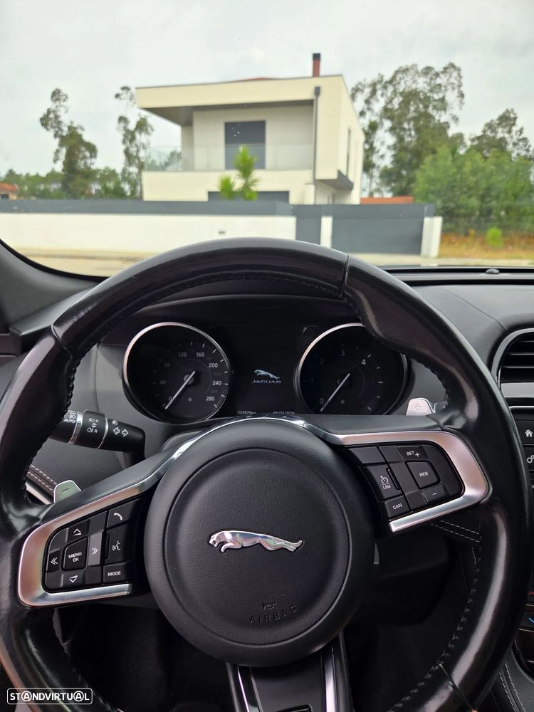 Jaguar F-Pace 2.0 i4D R-Sport Aut. - 13