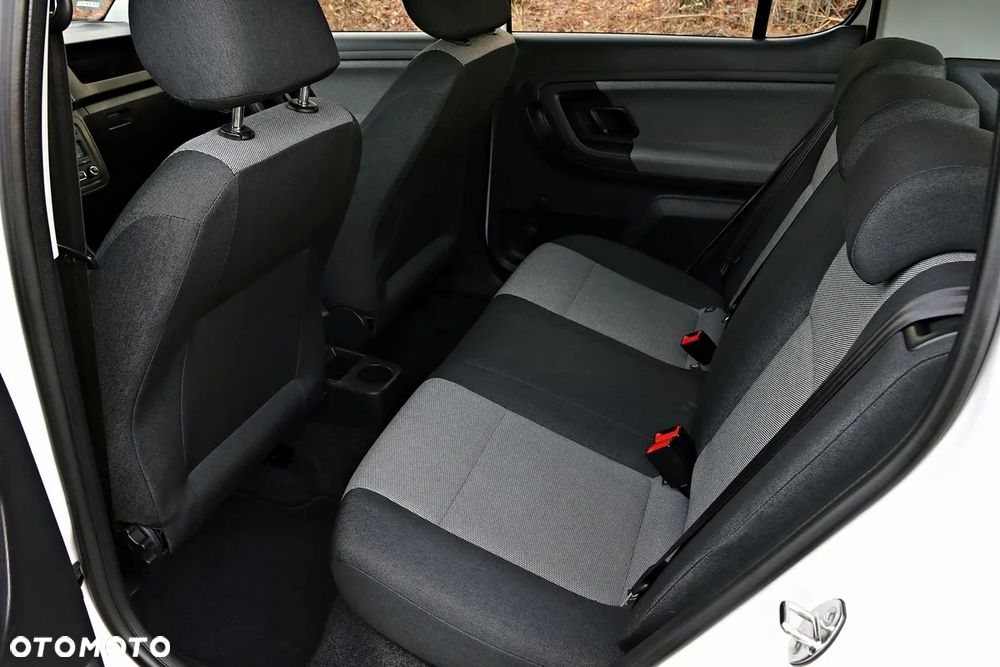 Skoda Fabia 1.2 TSI Active - 33