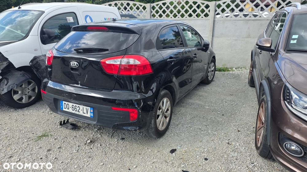 Kia Rio 1.2 L - 3