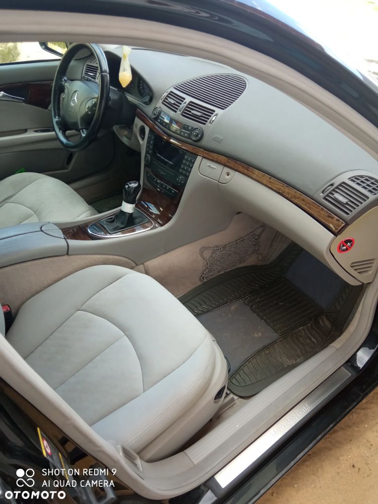 Mercedes-Benz Klasa E 220 CDI T Classic - 2