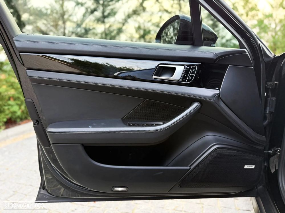 Porsche Panamera Sport Turismo 4 E-Hybrid Platinum Edition - 11