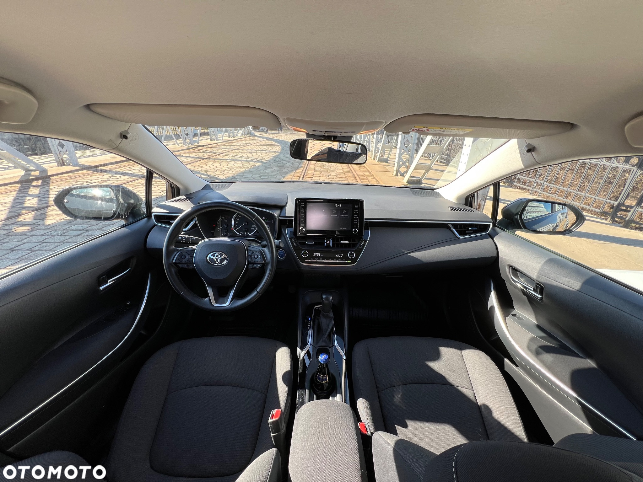 Toyota Corolla 1.8 Hybrid Comfort - 16