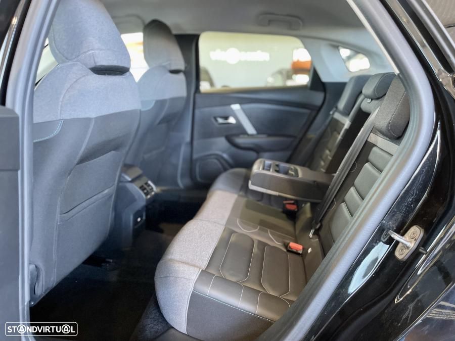 Citroën C4 X 1.2 PureTech Shine EAT8 - 27