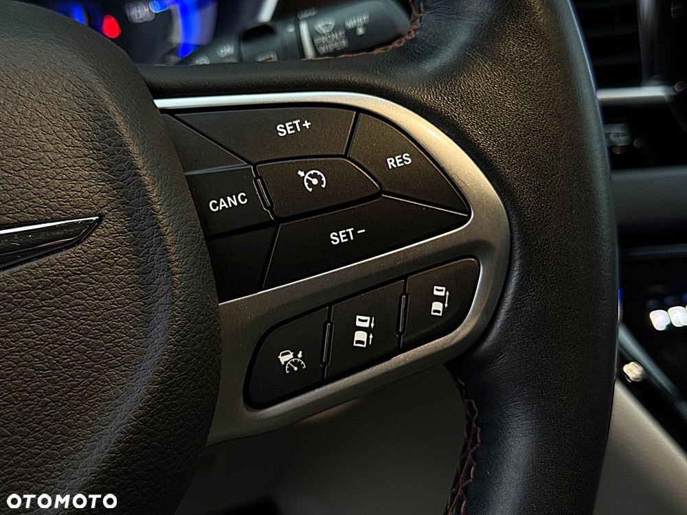 Chrysler Pacifica - 19