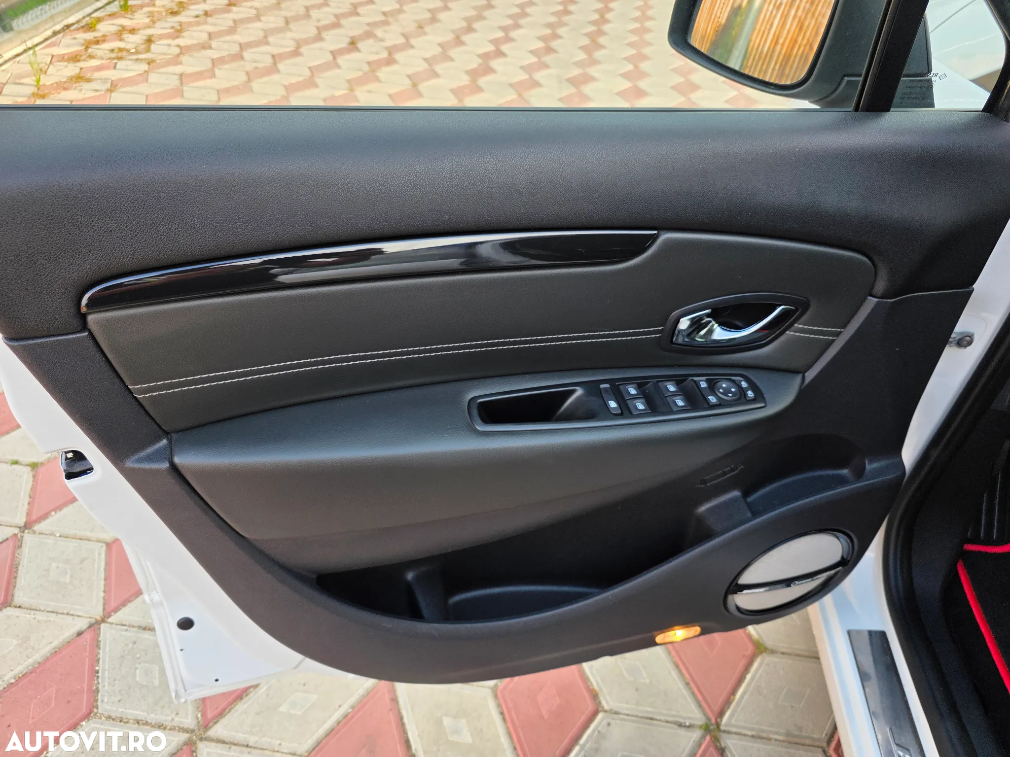 Renault Scenic ENERGY dCi 130 BOSE EDITION - 17