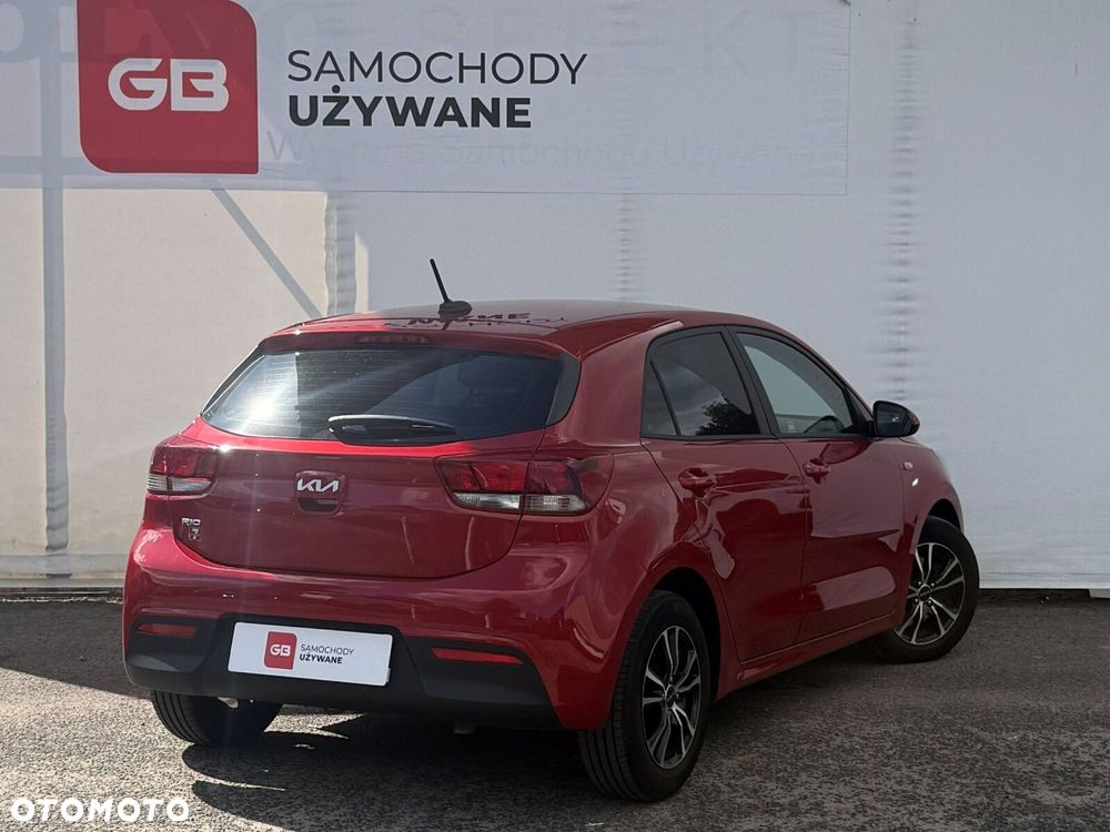 Kia Rio - 11