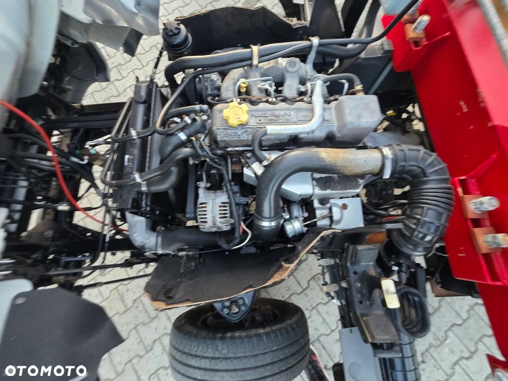 Nissan Cabstar 35.13 Skrzynia 4.20 M + HDS 1.5 Tony ! HMF K2(B3) 9.20 M Wysięgu  ! Super Stan  ! - 27