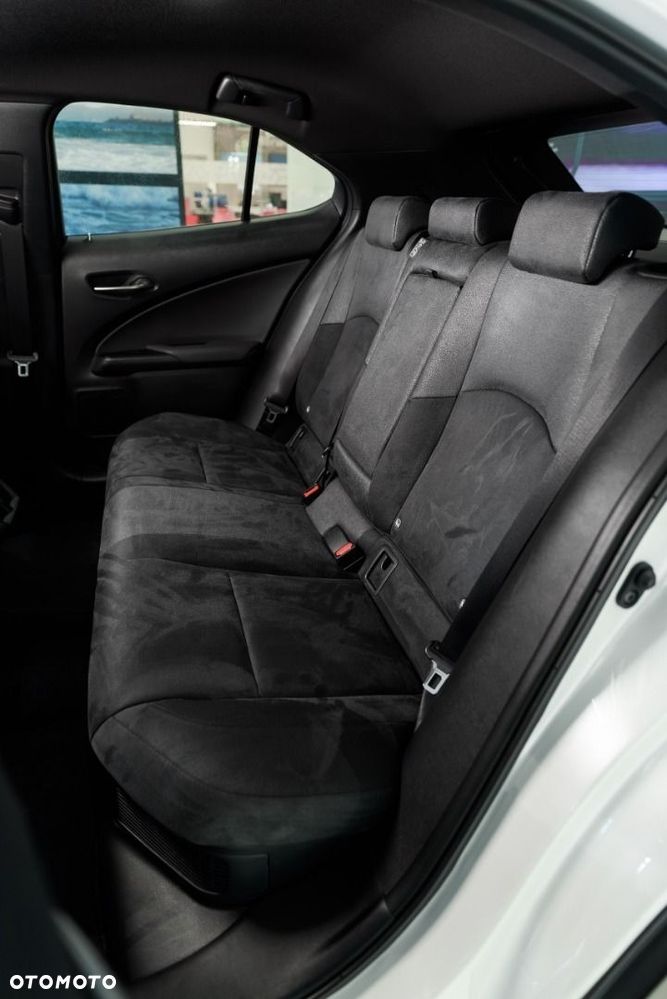 Lexus UX - 22