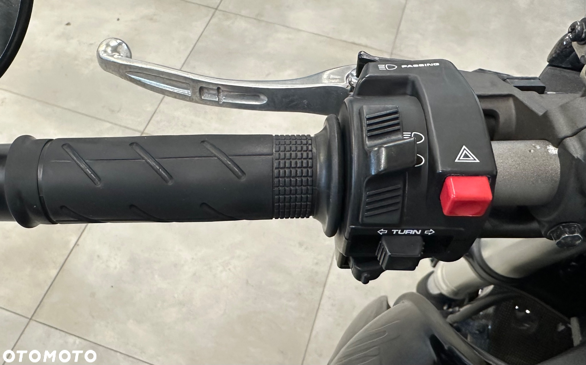 Honda CB - 12