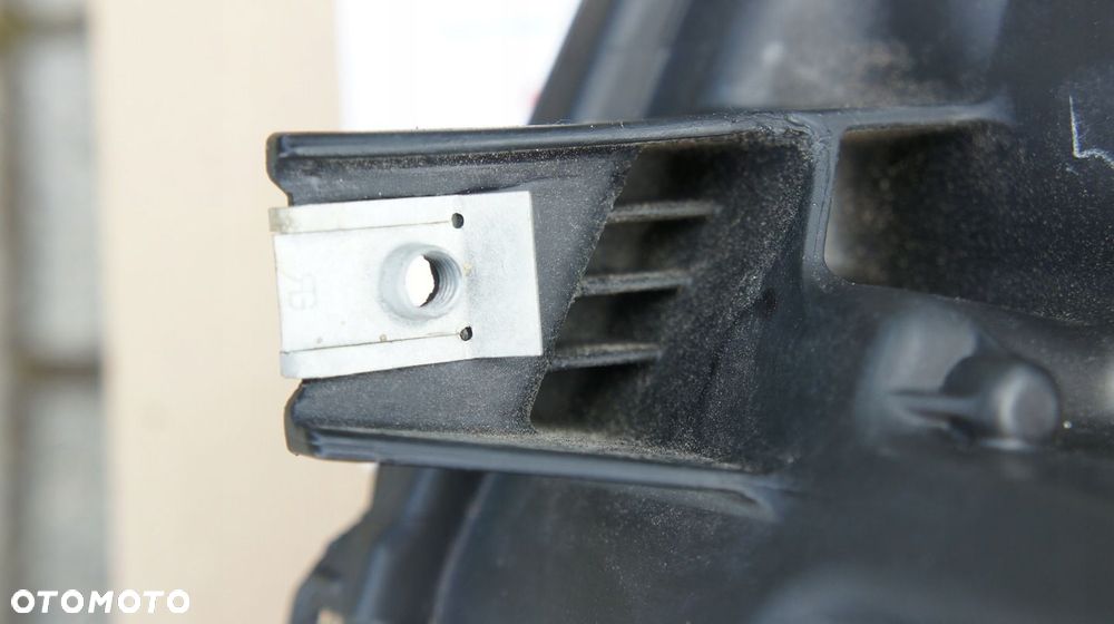 PRZEDNIA LEWA LAMPA FORD RANGER VI 6 LED - 6