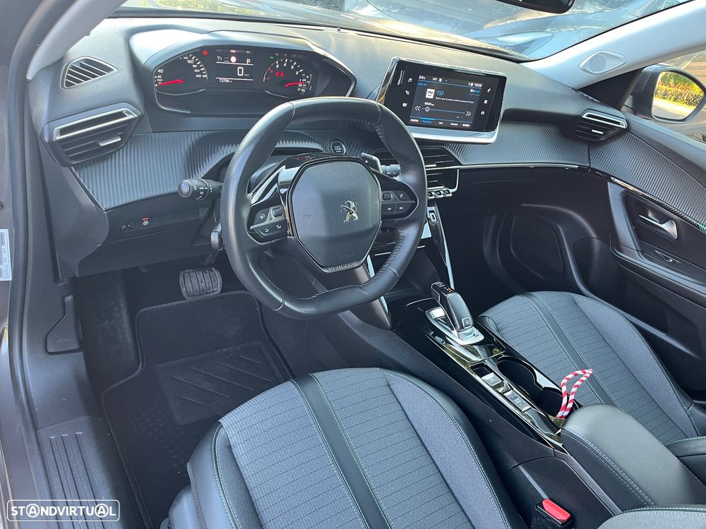 Peugeot 2008 1.5 BlueHDi Allure Pack EAT8 - 11