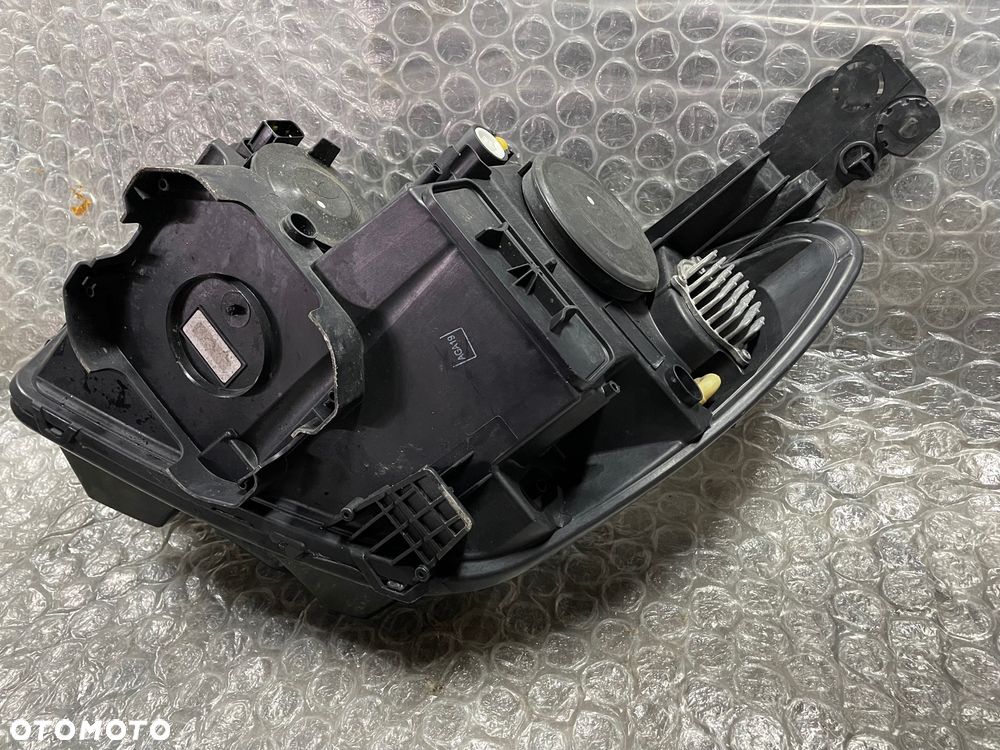LAMPA PRAWA ZWYKŁA H7 LED OPEL GRANDLAND X YP00015580 - 8