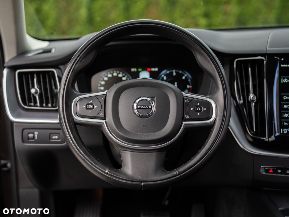 Volvo XC 60 B4 D Geartronic Momentum Pro - 31