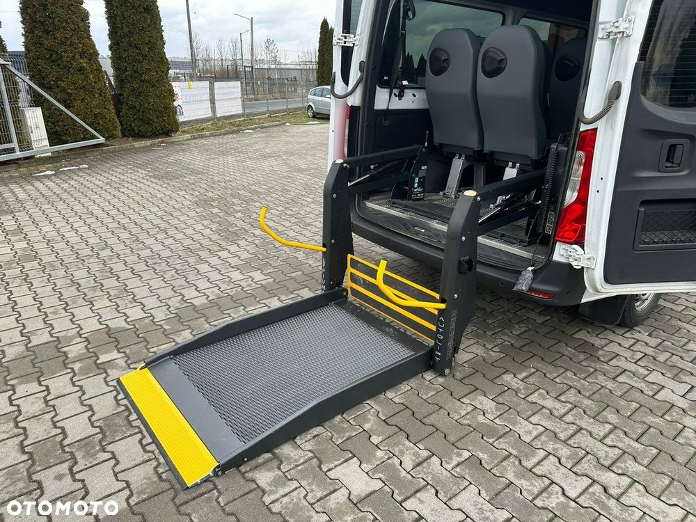 Mercedes-Benz Sprinter - 12