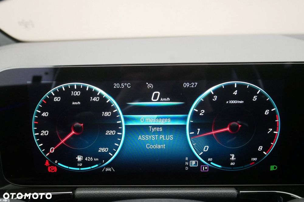 Mercedes-Benz GLA - 9