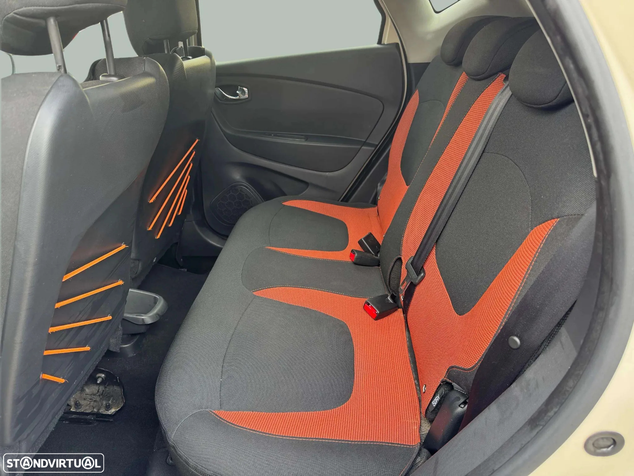 Renault Captur 1.0 TCe Exclusive Bi-Fuel - 10