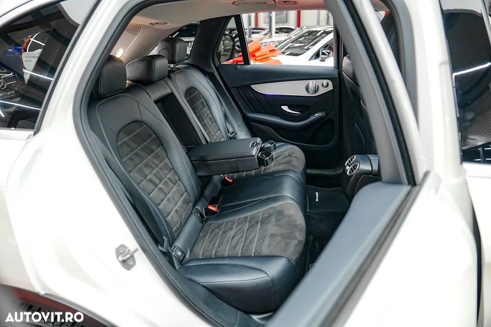 Mercedes-Benz GLC 300 e 4Matic 9G-TRONIC AMG Line Plus - 14