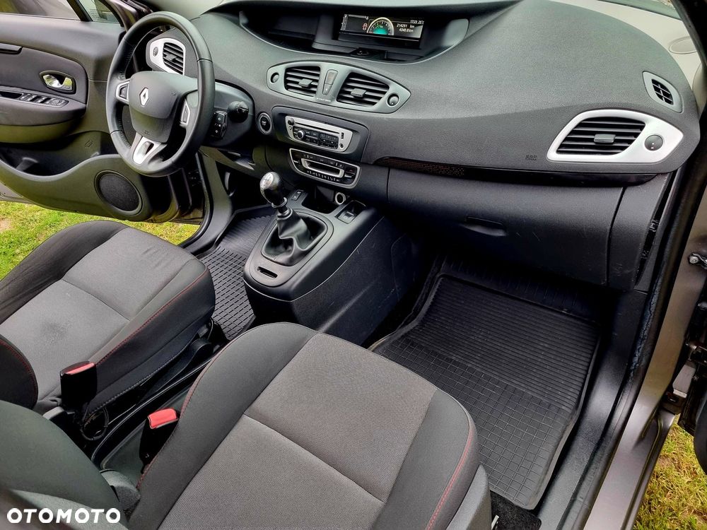 Renault Grand Scenic - 36