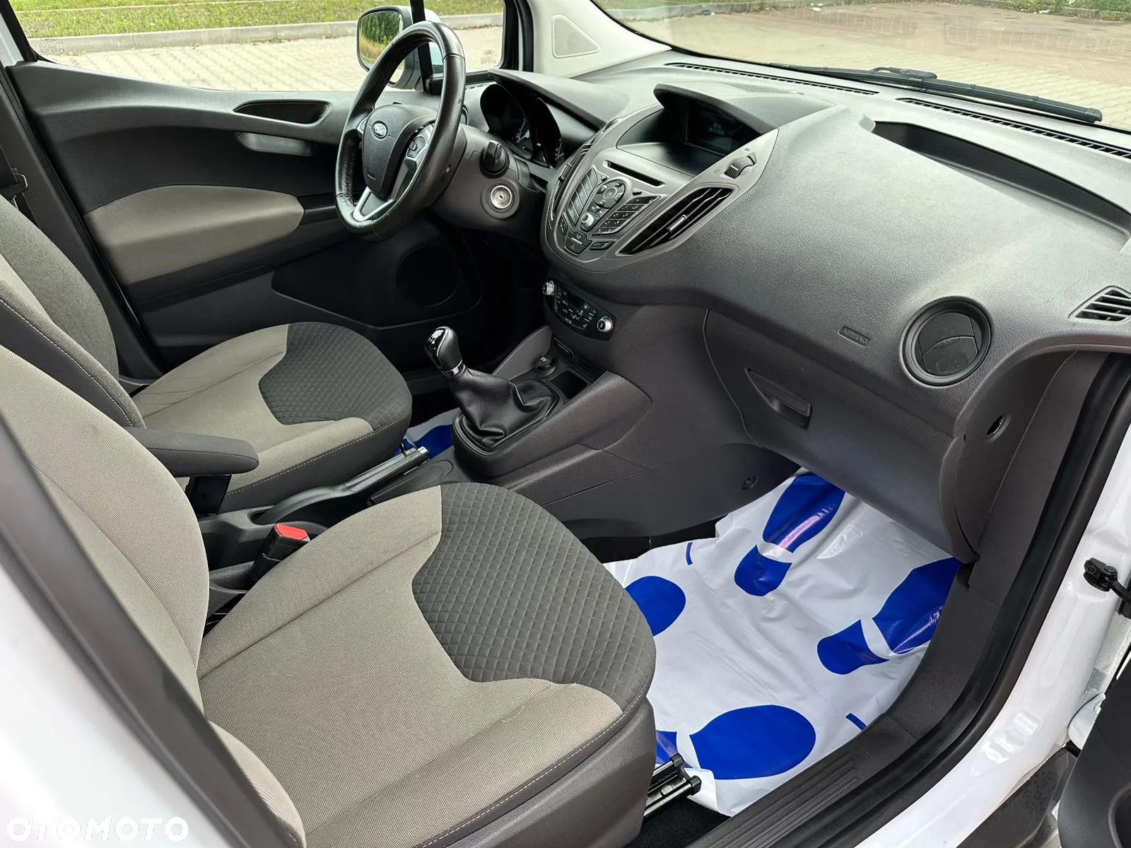 Ford Tourneo Courier 1.0 EcoBoost Ambiente - 17