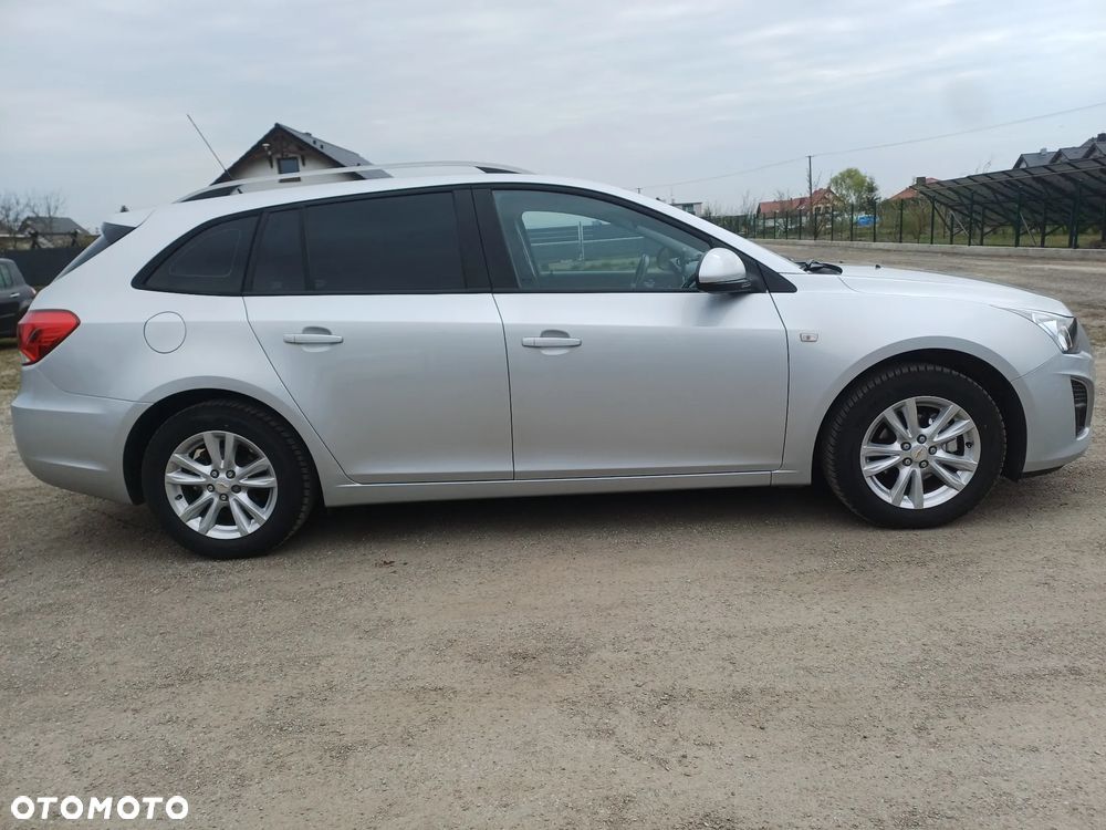Chevrolet Cruze 1.6 LS+ - 6