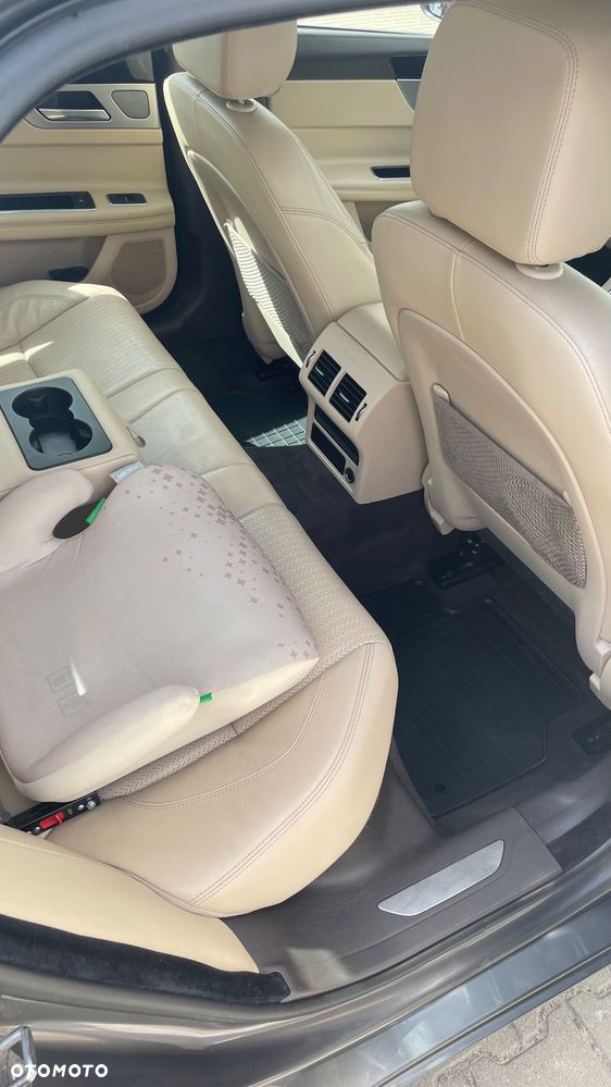 Jaguar XF 2.0 i4D Prestige - 12
