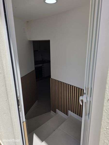 T0 arrenda-se ,800€ - Grande imagem: 5/7
