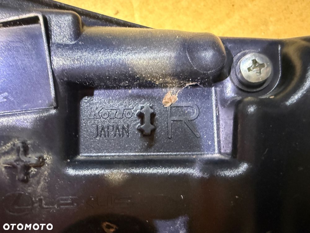 Lampa tylna prawa w klapę bagażnika Lexus RX450h 15-20r. - 3