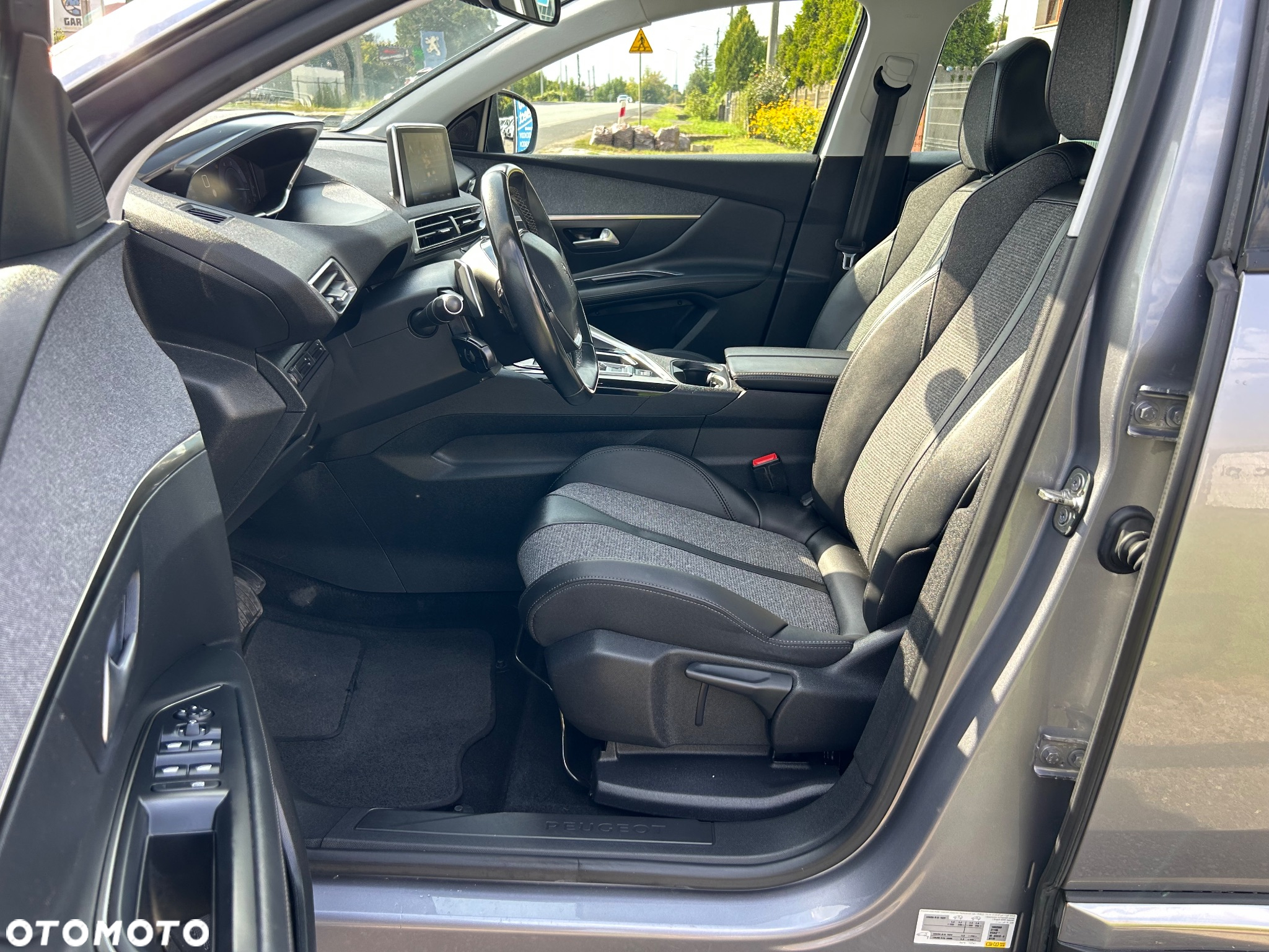 Peugeot 3008 1.5 BlueHDi Allure S&S EAT8 - 21