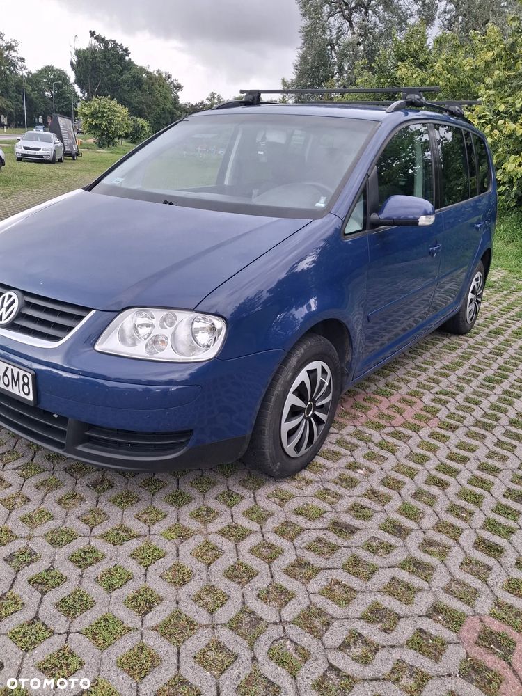Volkswagen Touran 1.6 FSI Basis - 2