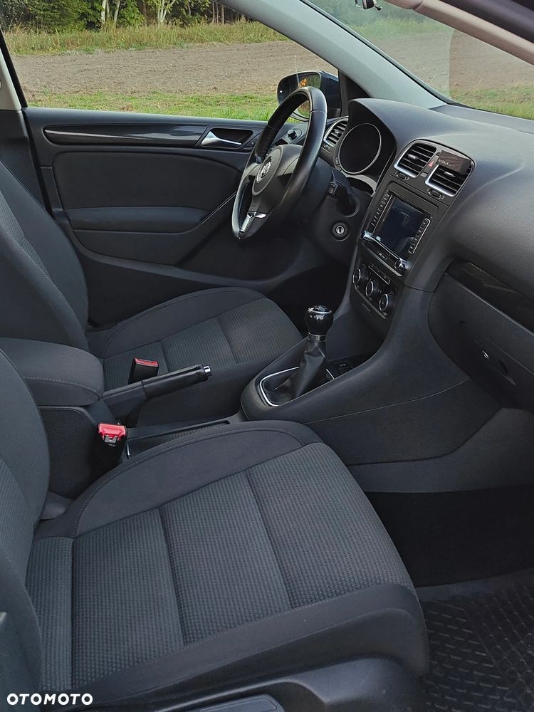 Volkswagen Golf - 24