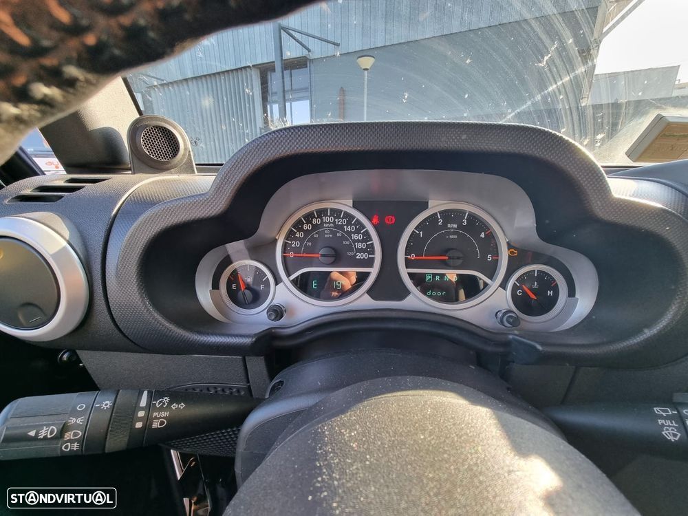 Jeep Wrangler 2.8 CRD ATX Sport - 13