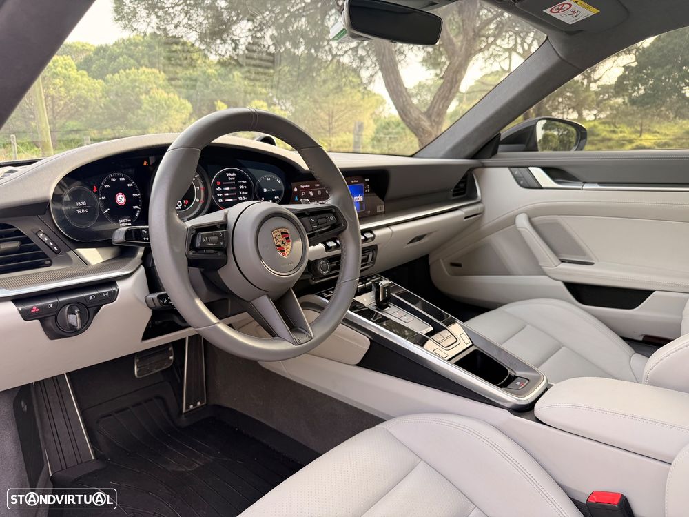 Porsche 911 (992) Turbo S PDK - 11