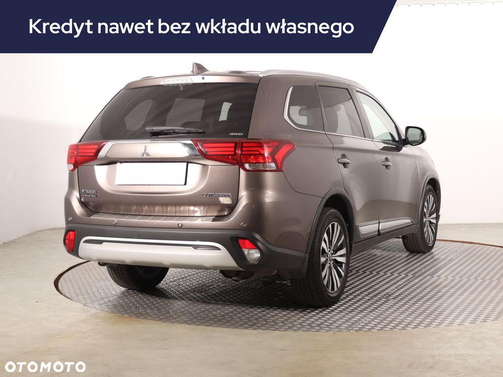 Mitsubishi Outlander - 7