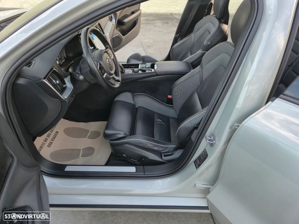 Volvo V60 2.0 T6 AWD TE R-Design - 17